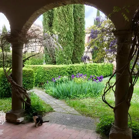 Borgo Buzzaccarini Rocca Di Castello Κατάλυμα σε φάρμα *