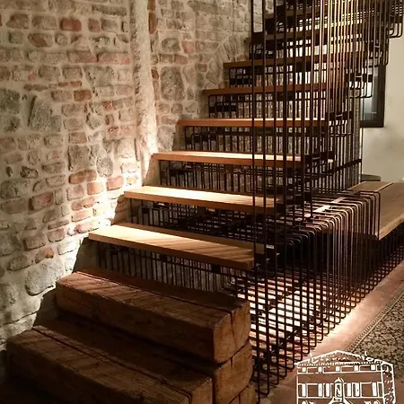 Borgo Buzzaccarini Rocca Di Castello *