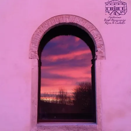Vakantieboerderij Borgo Buzzaccarini Rocca Di Castello *