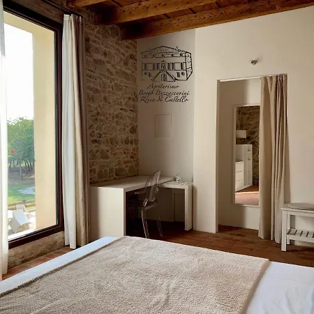 Borgo Buzzaccarini Rocca Di Castello Vakantieboerderij *